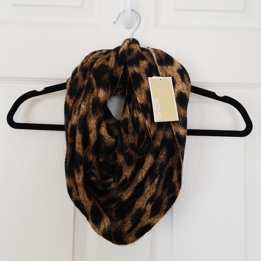 NWT! Leopard Michael Kors infinity winter scarf